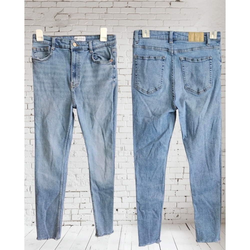 Zara High Rise Skinny Jeans Raw Hem Light Wash Size 8
